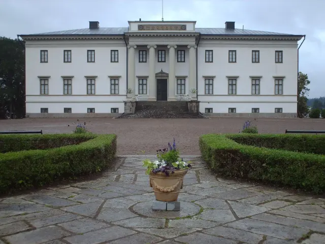 Stjernsunds slott och trädgård